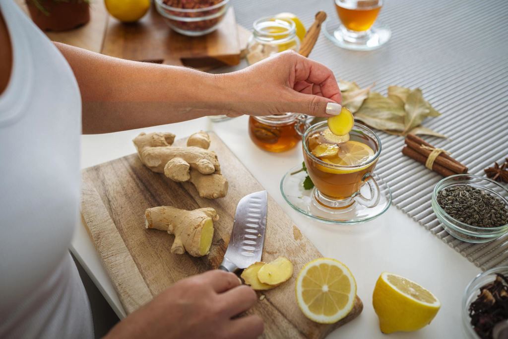 Ginger And Lemon Honey Tea 