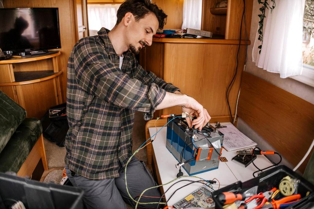 Expert electrical handyman 